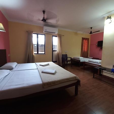 Hotel Srinivas Kochi Kültér fotó