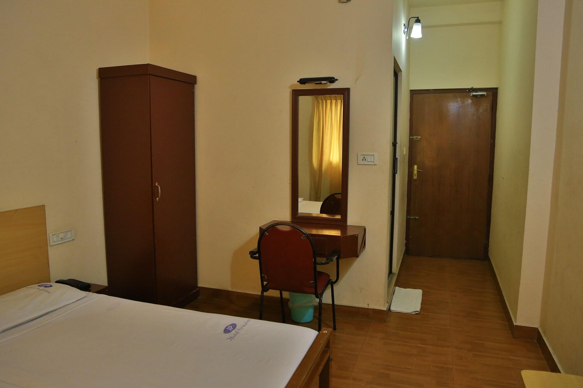 Hotel Srinivas Kochi Kültér fotó