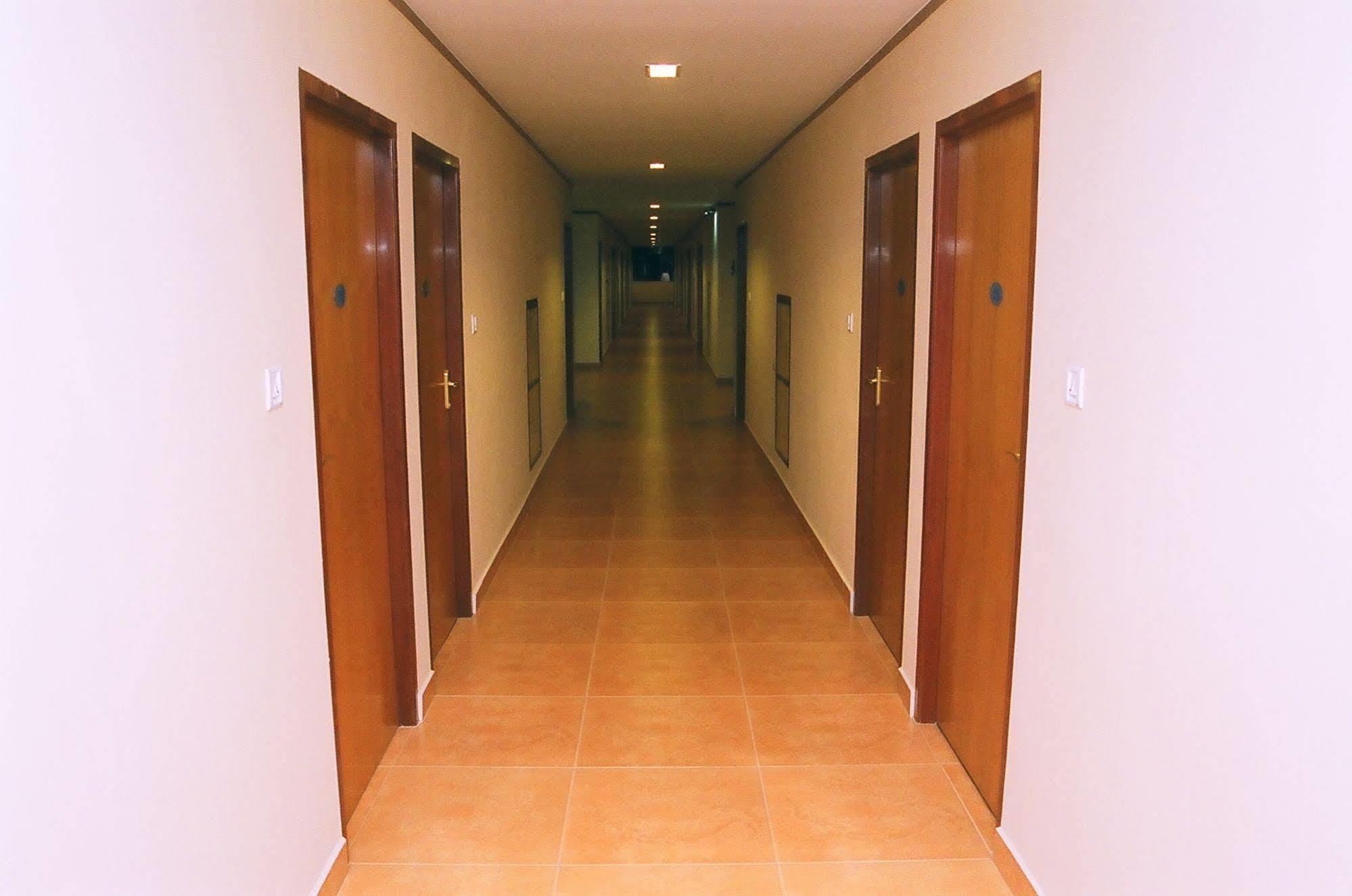 Hotel Srinivas Kochi Kültér fotó