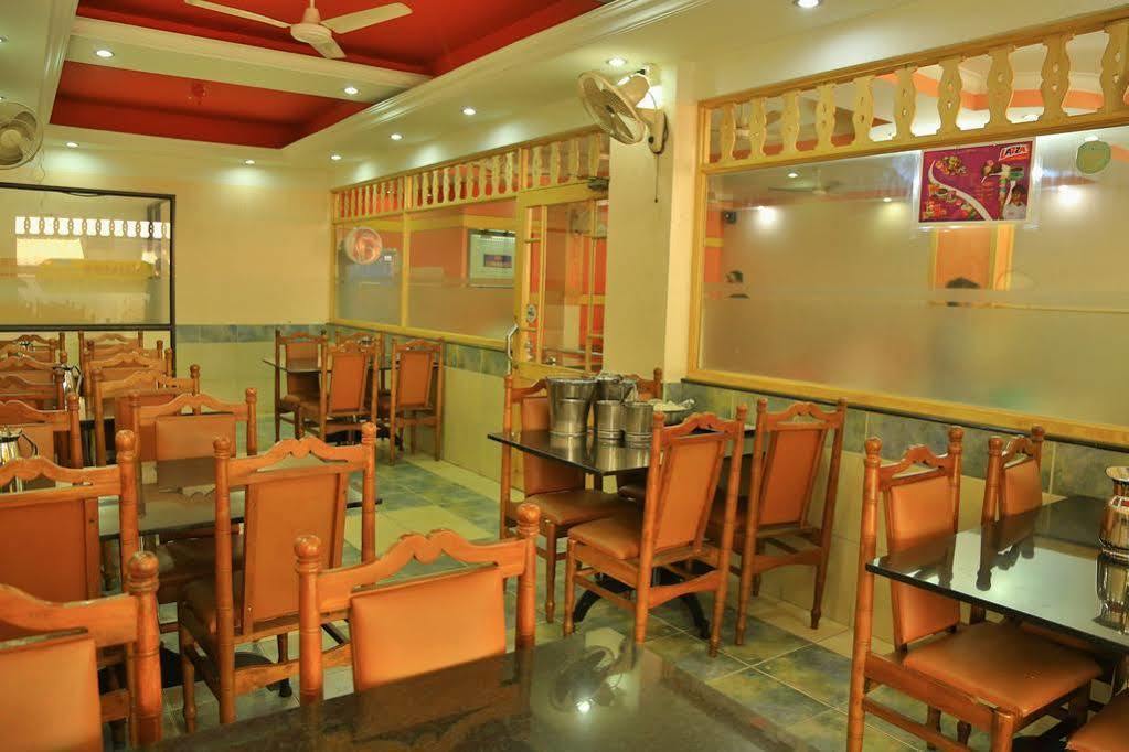 Hotel Srinivas Kochi Kültér fotó